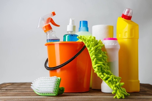 Làm hóa chất tẩy rửa và xà phòng