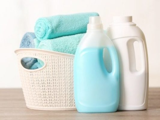 Chọn đúng sản phẩm giặt là (ít bọt, dễ xả, không tồn dư)